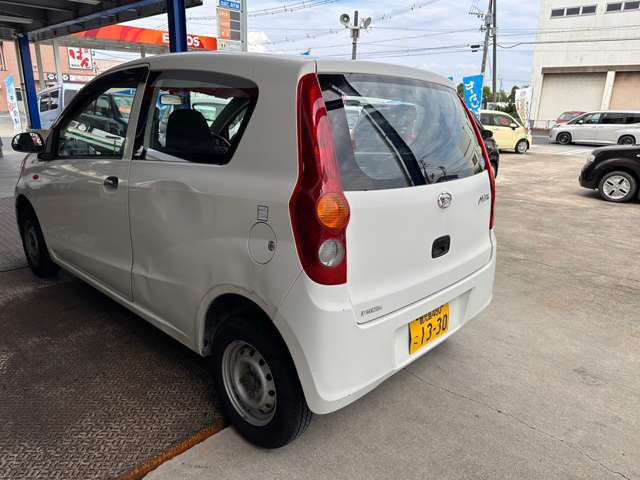 Daihatsu Mira 7