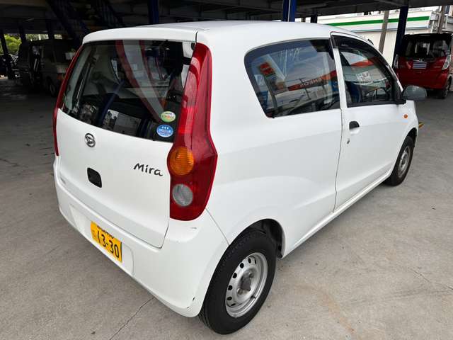 Daihatsu Mira 8