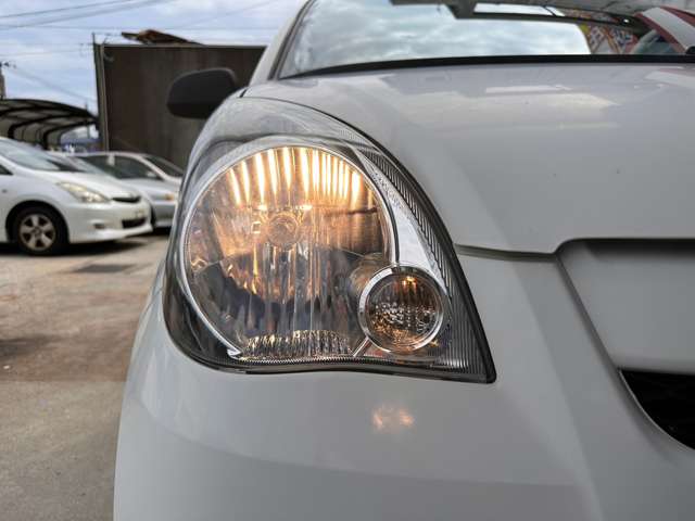 Daihatsu Mira 9