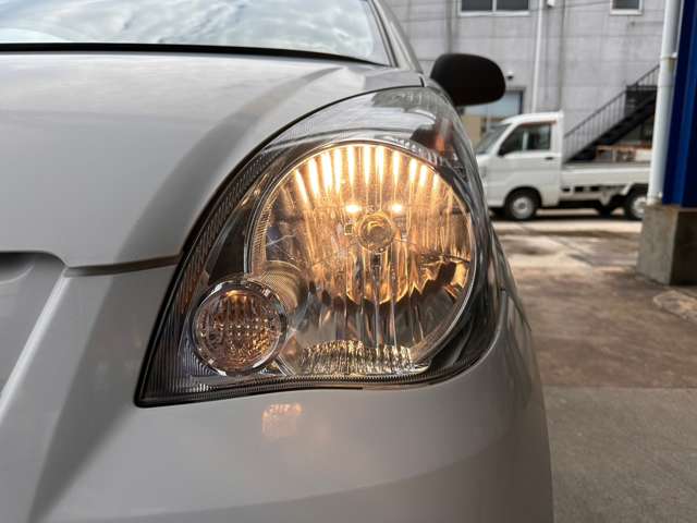 Daihatsu Mira 10