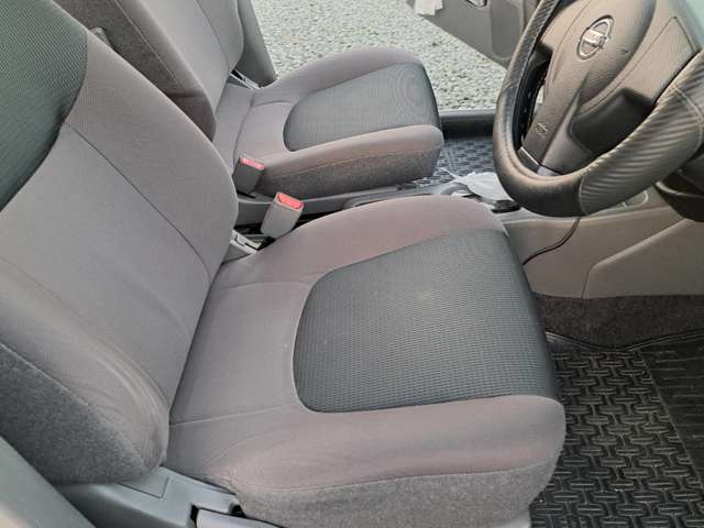 Nissan AD 6
