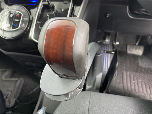 Toyota Esquire 9