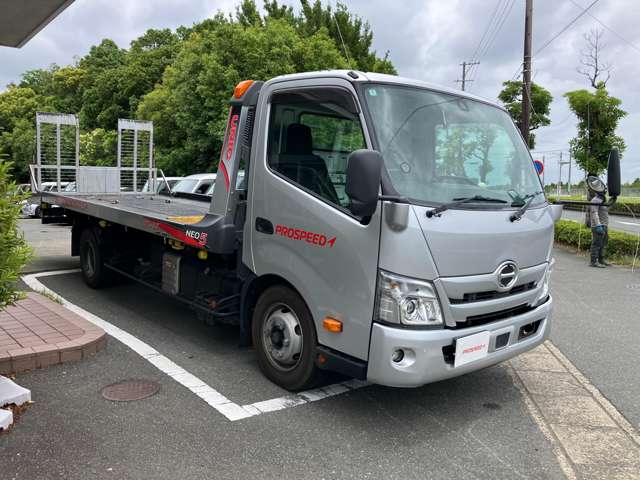 Hino Dutro 8