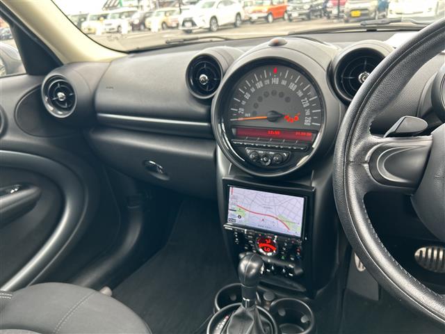 MINI Crossover 11