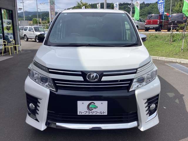 Toyota Voxy 10