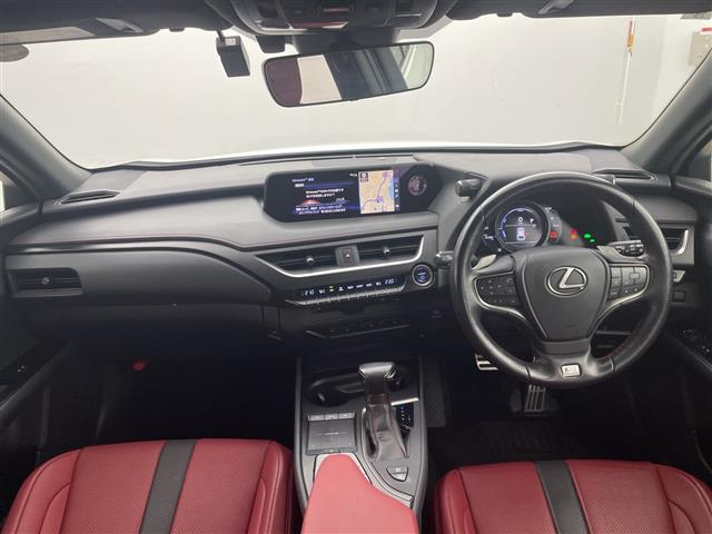 Lexus UX 6