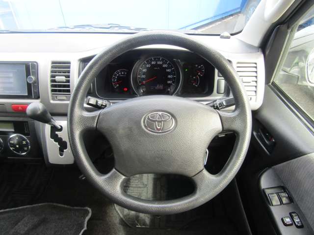 Toyota Regius Ace 5