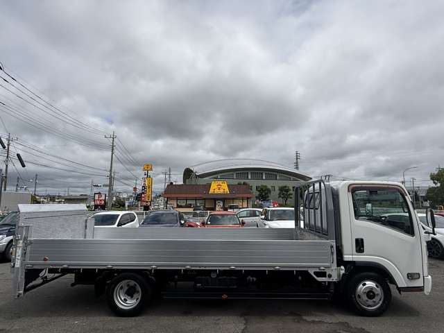 Isuzu Elf 11