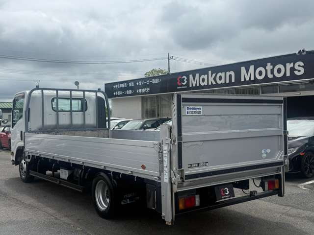 Isuzu Elf 8