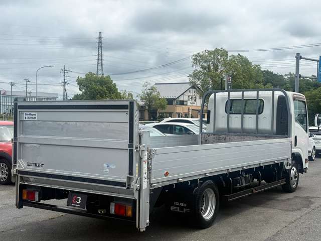 Isuzu Elf 10
