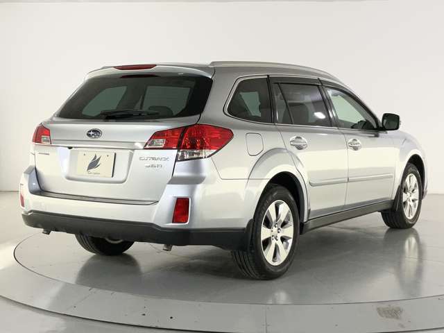 Subaru Legacy Outback 10