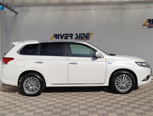Mitsubishi Outlander PHEV 5