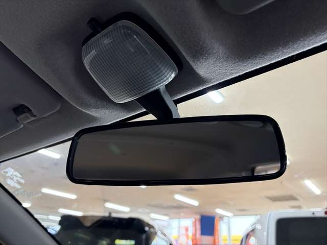 Daihatsu Mira 12