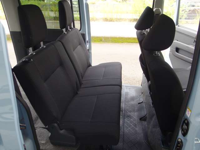 Daihatsu Hijet Cargo 11