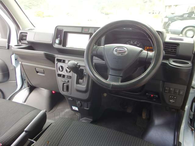 Daihatsu Hijet Cargo 12