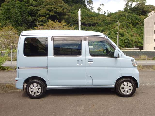 Daihatsu Hijet Cargo 4
