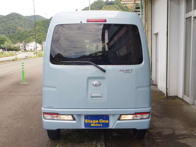 Daihatsu Hijet Cargo 6