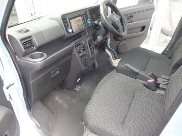 Daihatsu Hijet Cargo 8