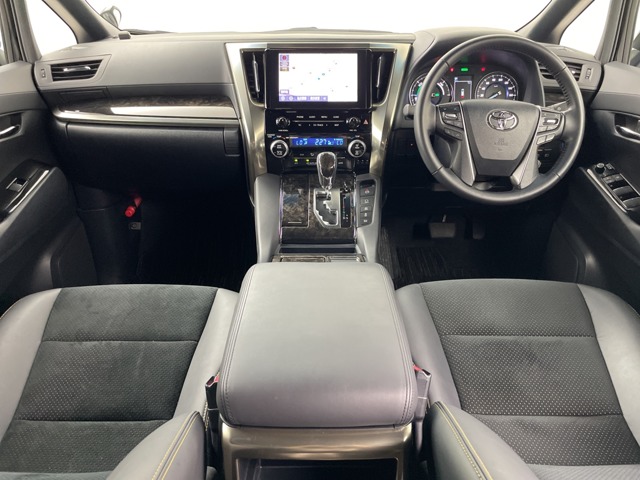 Toyota Alphard 3