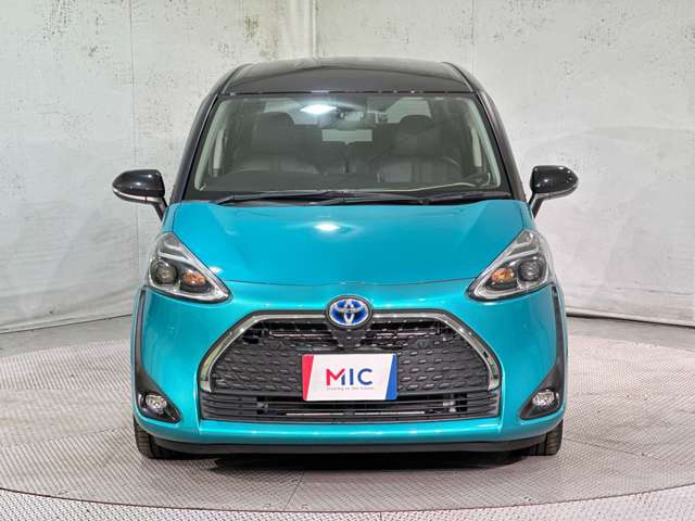Toyota Sienta 3