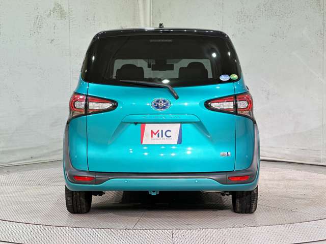 Toyota Sienta 6