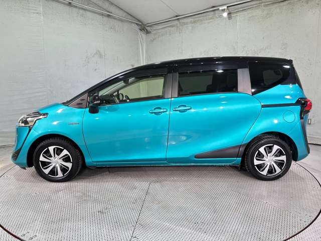 Toyota Sienta 8