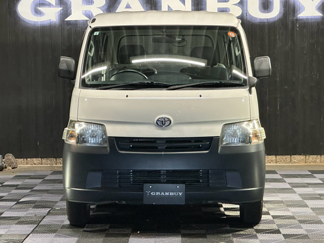 Toyota Town Ace Van 12