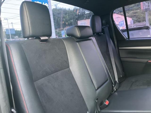 Toyota Hilux 6