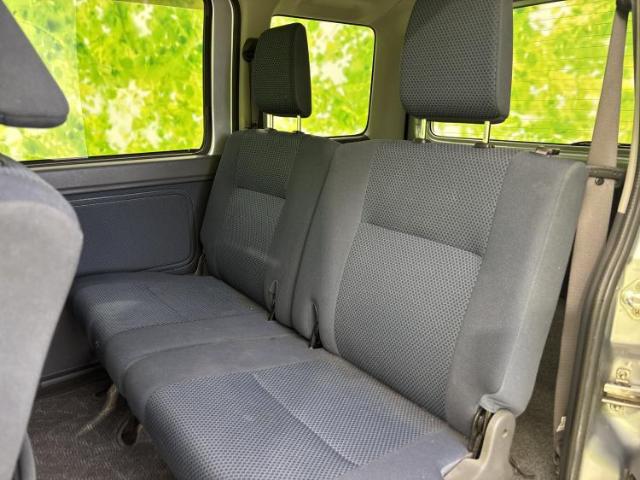 Daihatsu Hijet Cargo 8