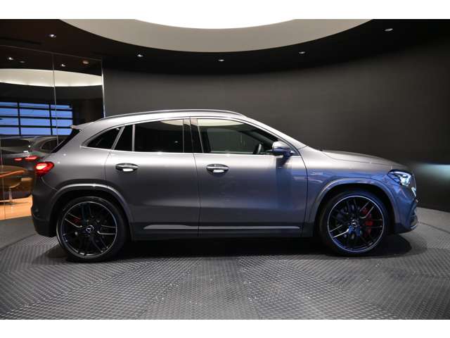 Mercedes-Benz GLA-Class 4