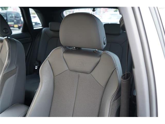Audi Q3 11