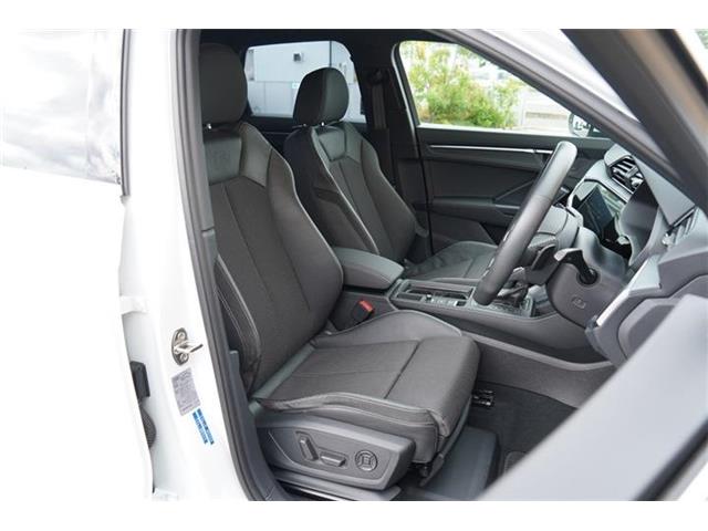 Audi Q3 12