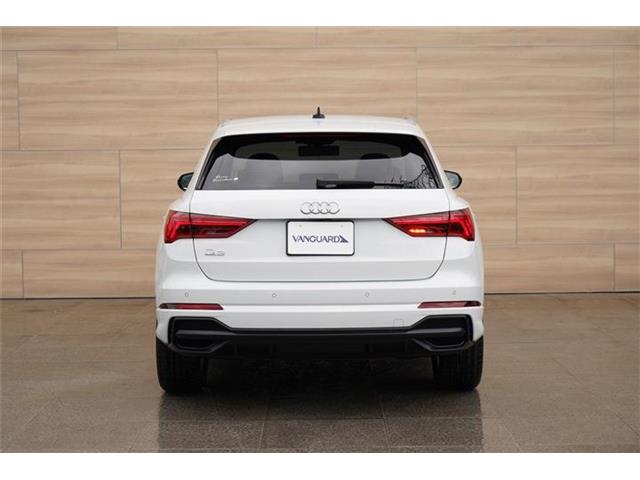 Audi Q3 9