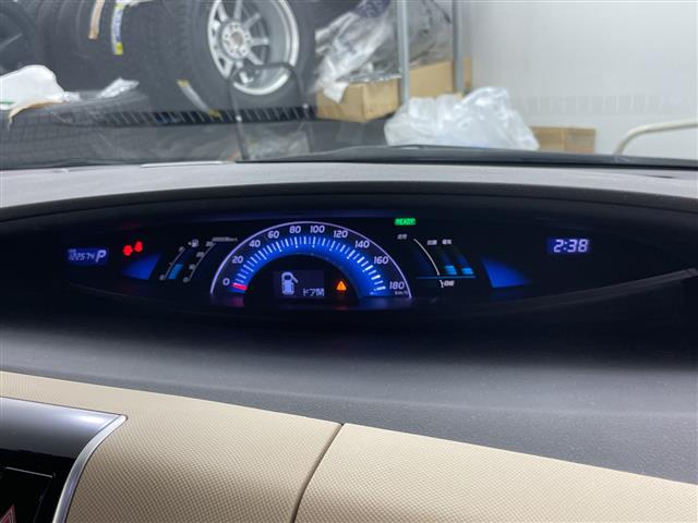 Toyota Estima Hybrid 6