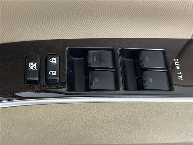 Toyota Estima Hybrid 9