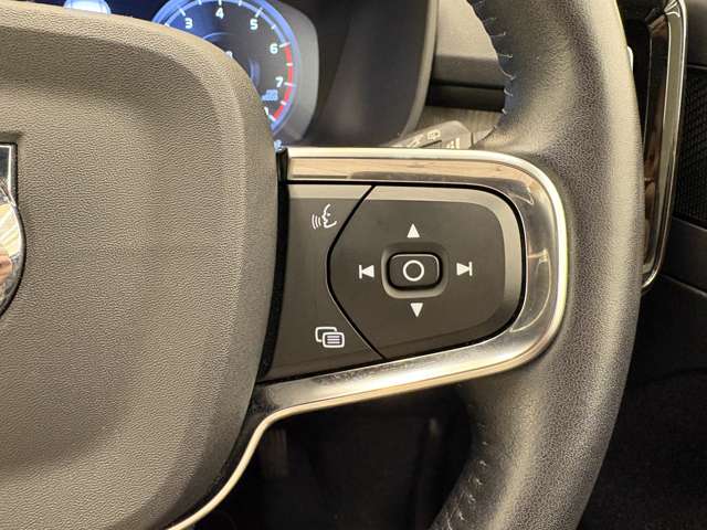 Volvo XC40 8