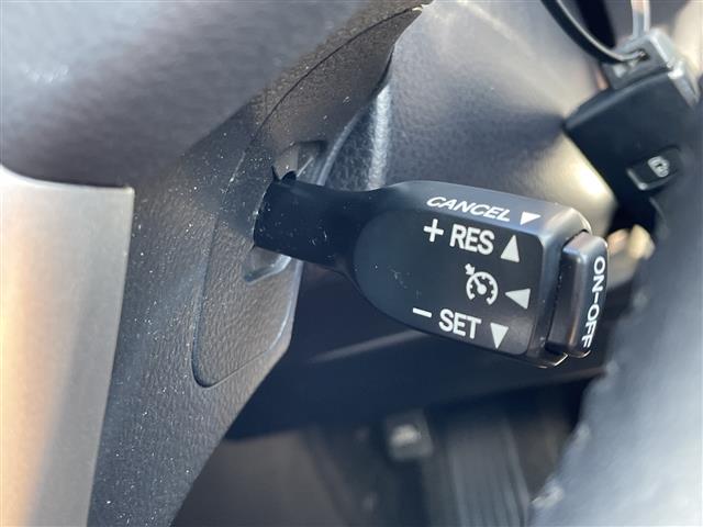 Toyota Voxy 9