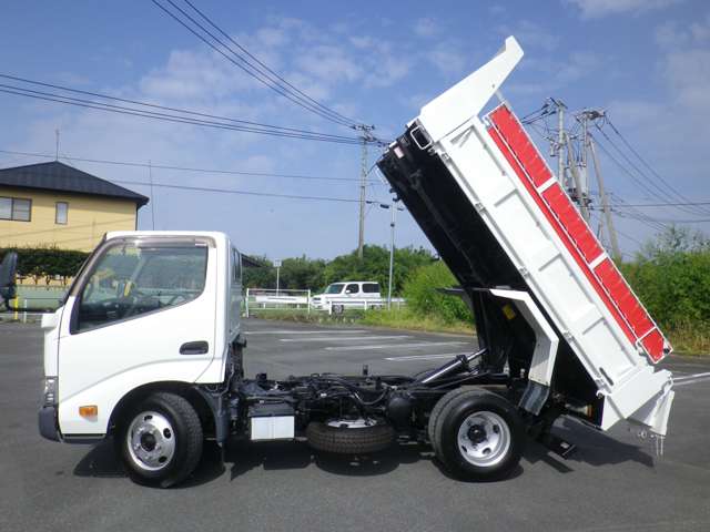 Hino Dutro 11