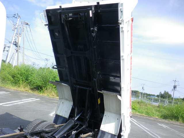 Hino Dutro 12