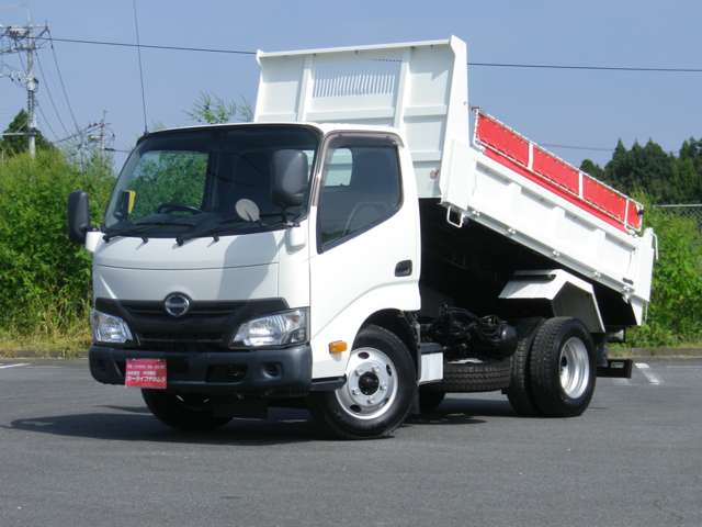 Hino Dutro 3