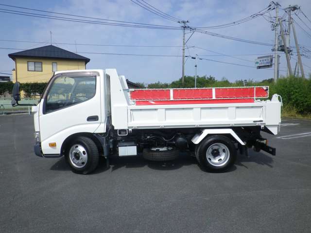 Hino Dutro 4