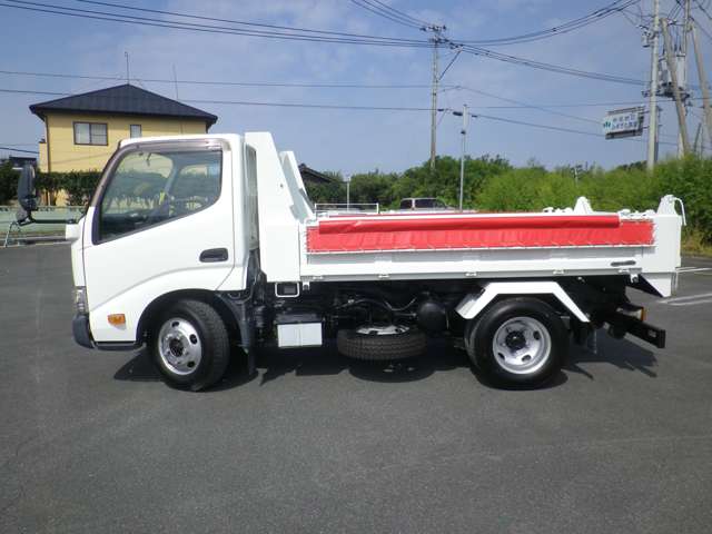Hino Dutro 9