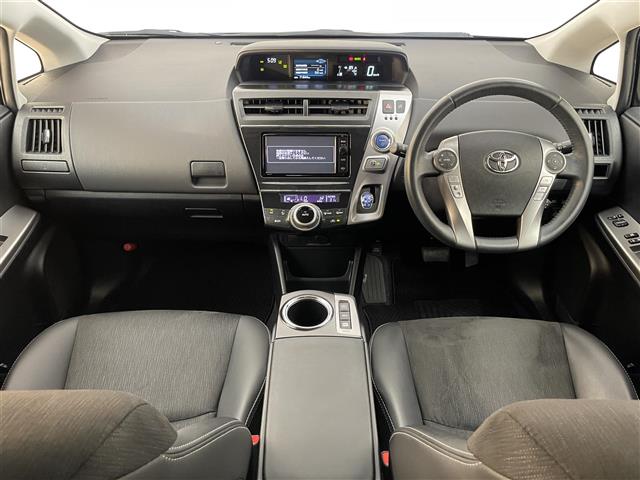 Toyota Prius α 6