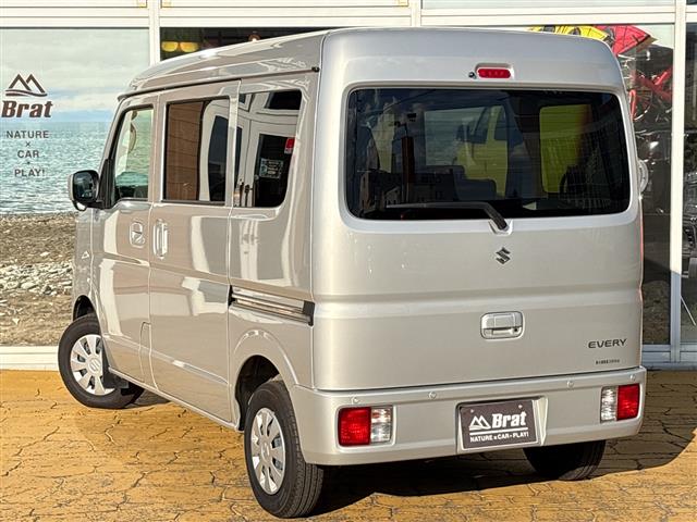 Suzuki Every 8