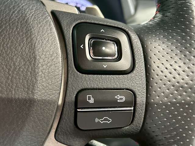Lexus NX 11