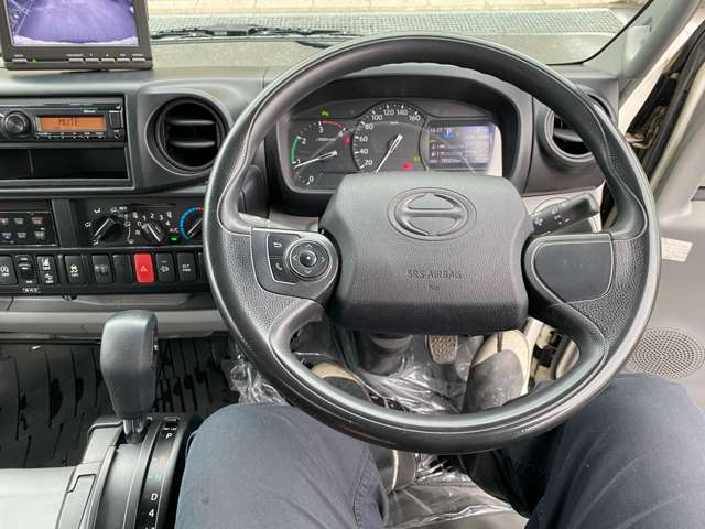 Hino Dutro 11