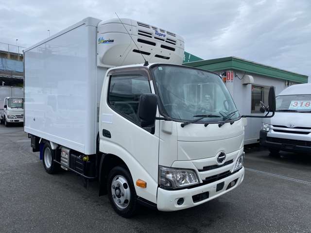 Hino Dutro 3