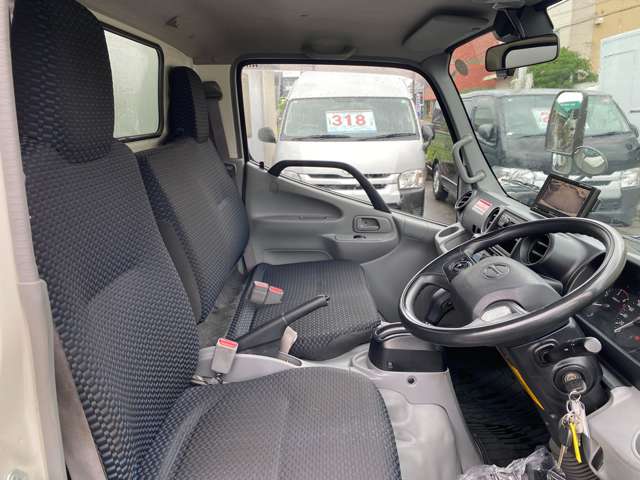 Hino Dutro 10