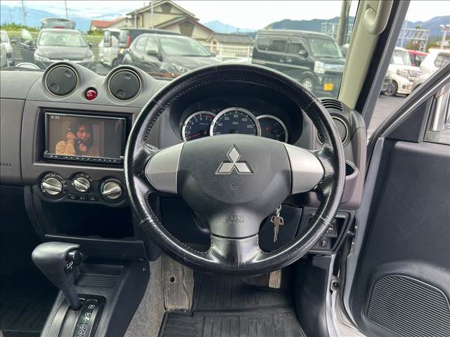 Mitsubishi Pajero Mini 11