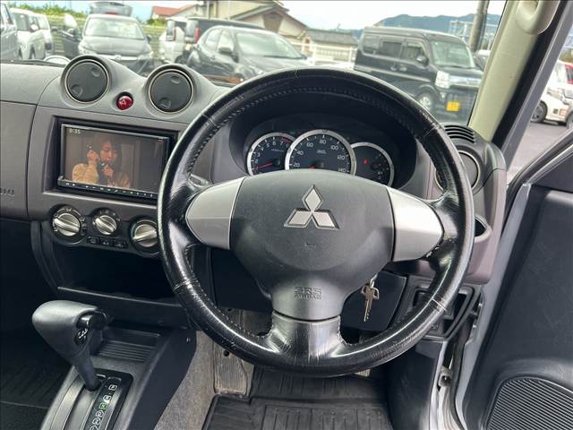 Mitsubishi Pajero Mini 12